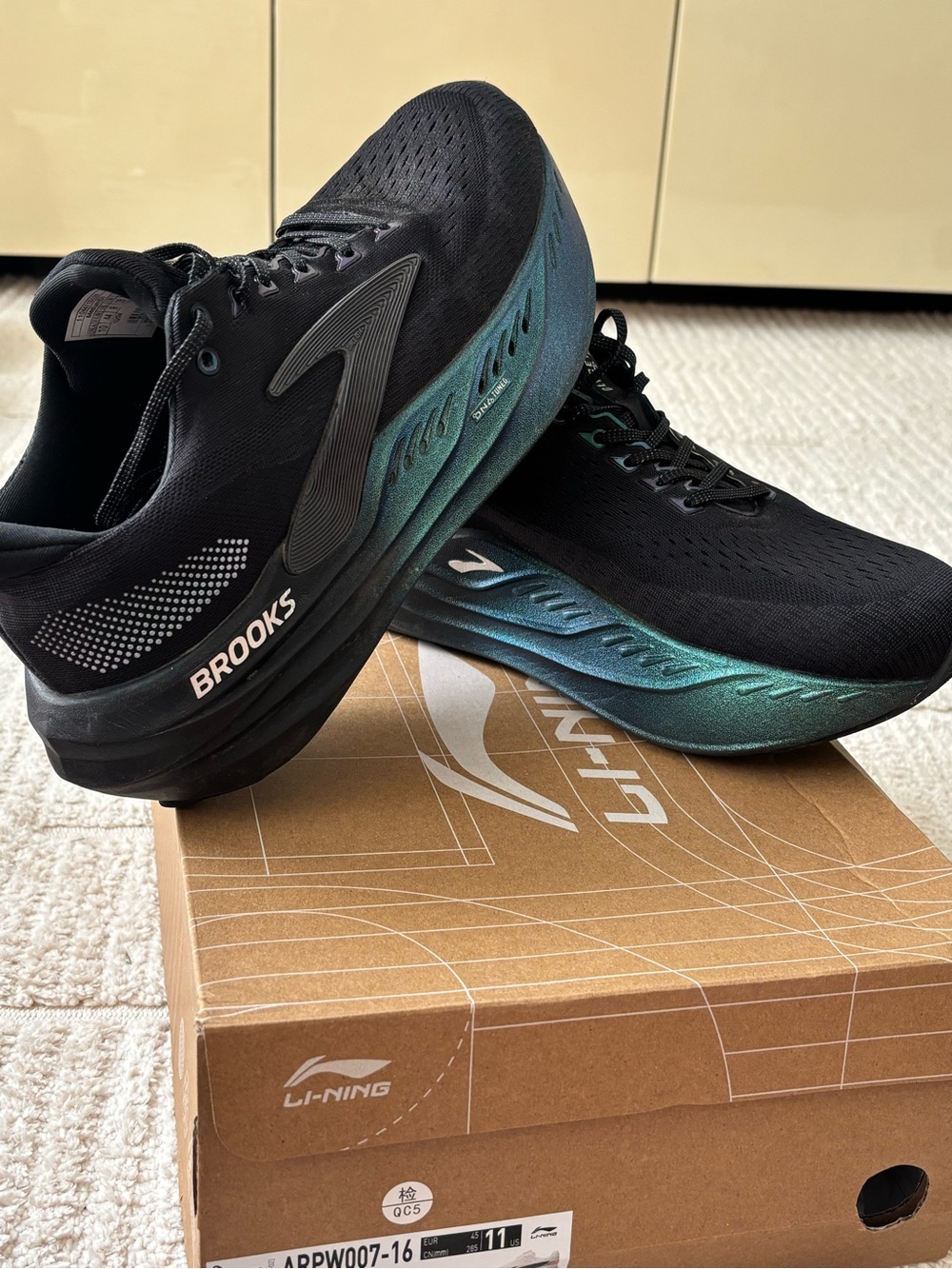 Brooks Glycerin Max (Aurora / Black LE) | Size 10
